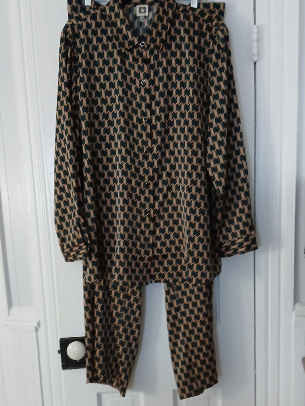Geometric Print Button-Up Top and Pants Set in Black, Tan And Dark Green